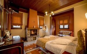 Kynthia Guesthouse